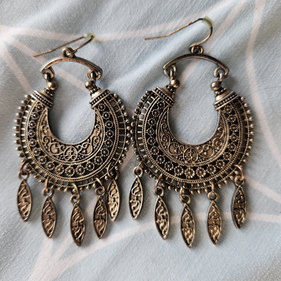 5 Bundle Earrings - Picture 3 of 6